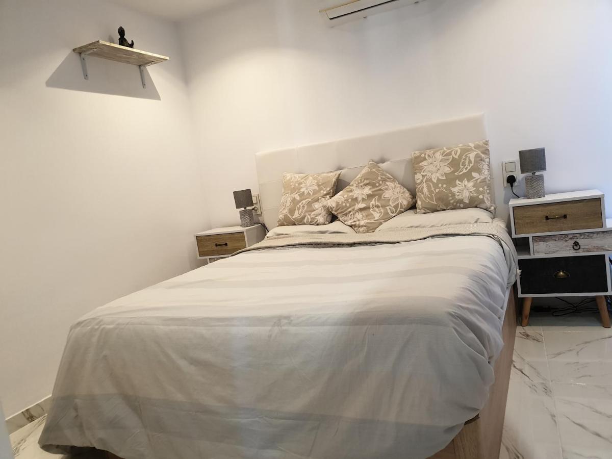 Beachside Apartment In 또레비에하 외부 사진