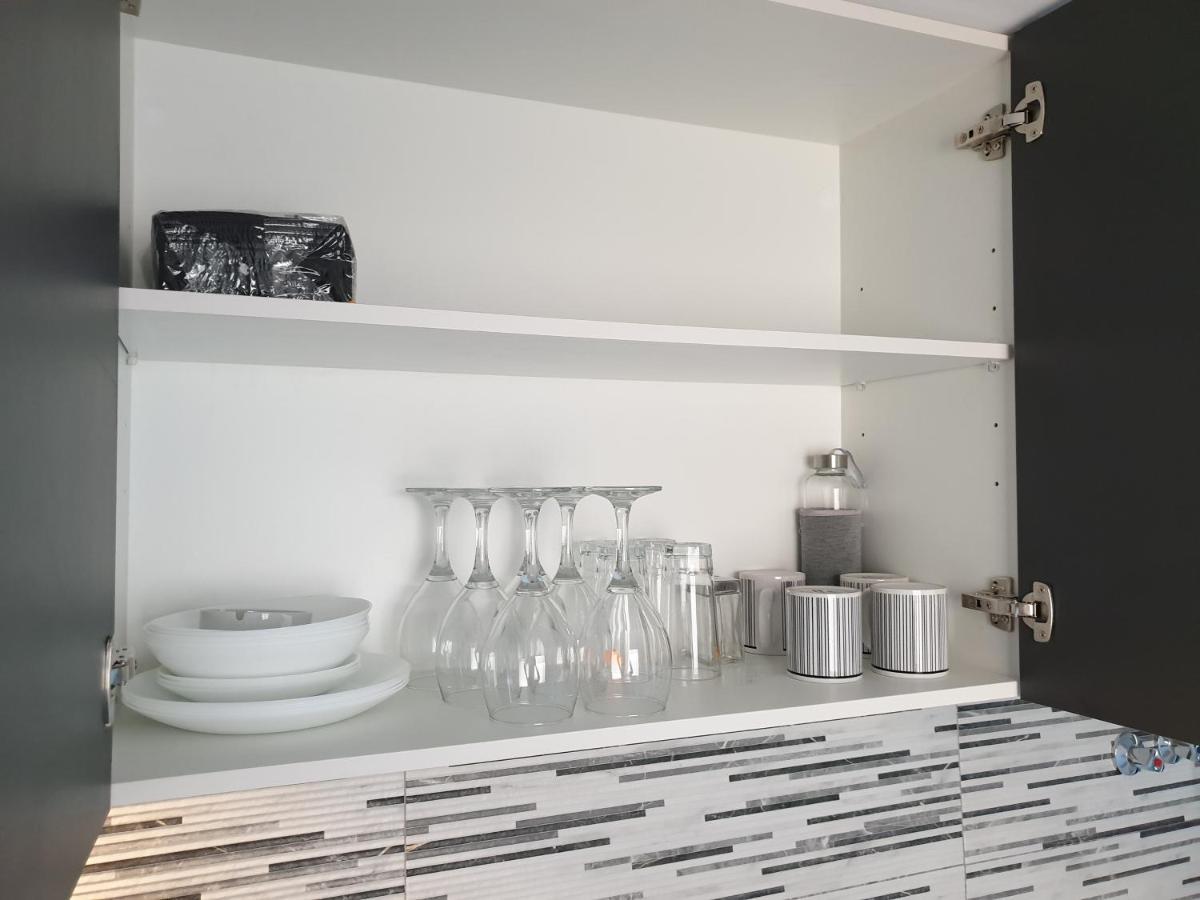 Beachside Apartment In 또레비에하 외부 사진