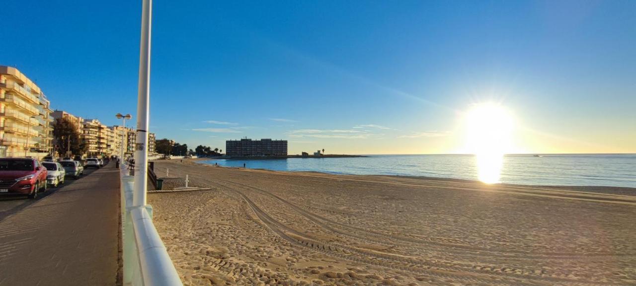 Beachside Apartment In 또레비에하 외부 사진